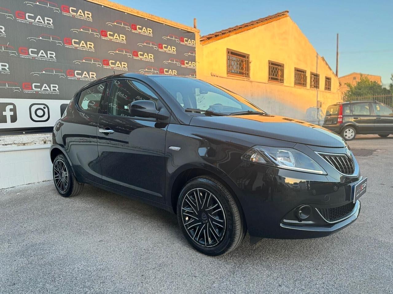 Lancia Ypsilon 1.0 FireFly 5 porte S&S Hybrid Gold