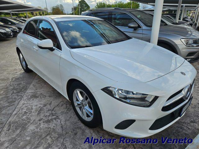 MERCEDES-BENZ A 180 d Automatic Premium