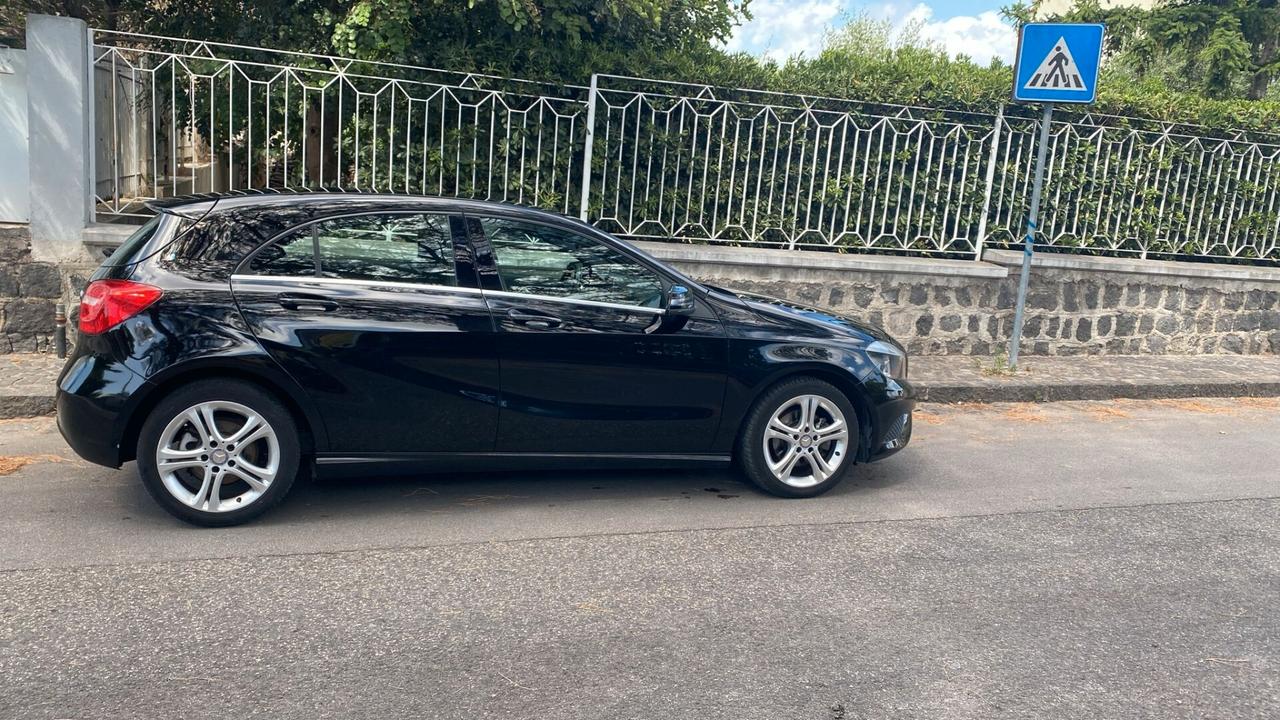 Mercedes-benz A 200 A 220 CDI Automatic Premium