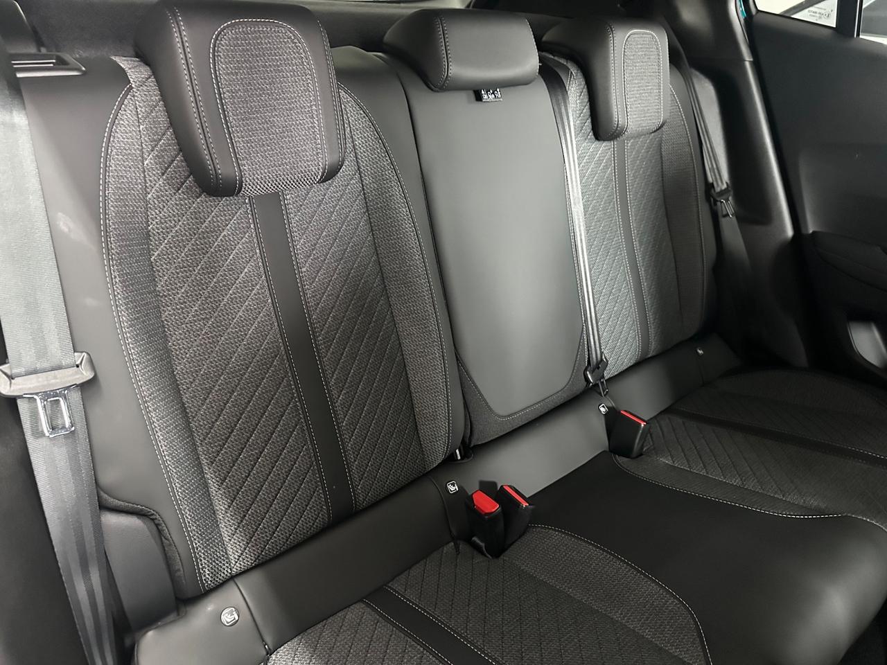 Peugeot 2008 Hybrid 110 e-DCS6 Allure