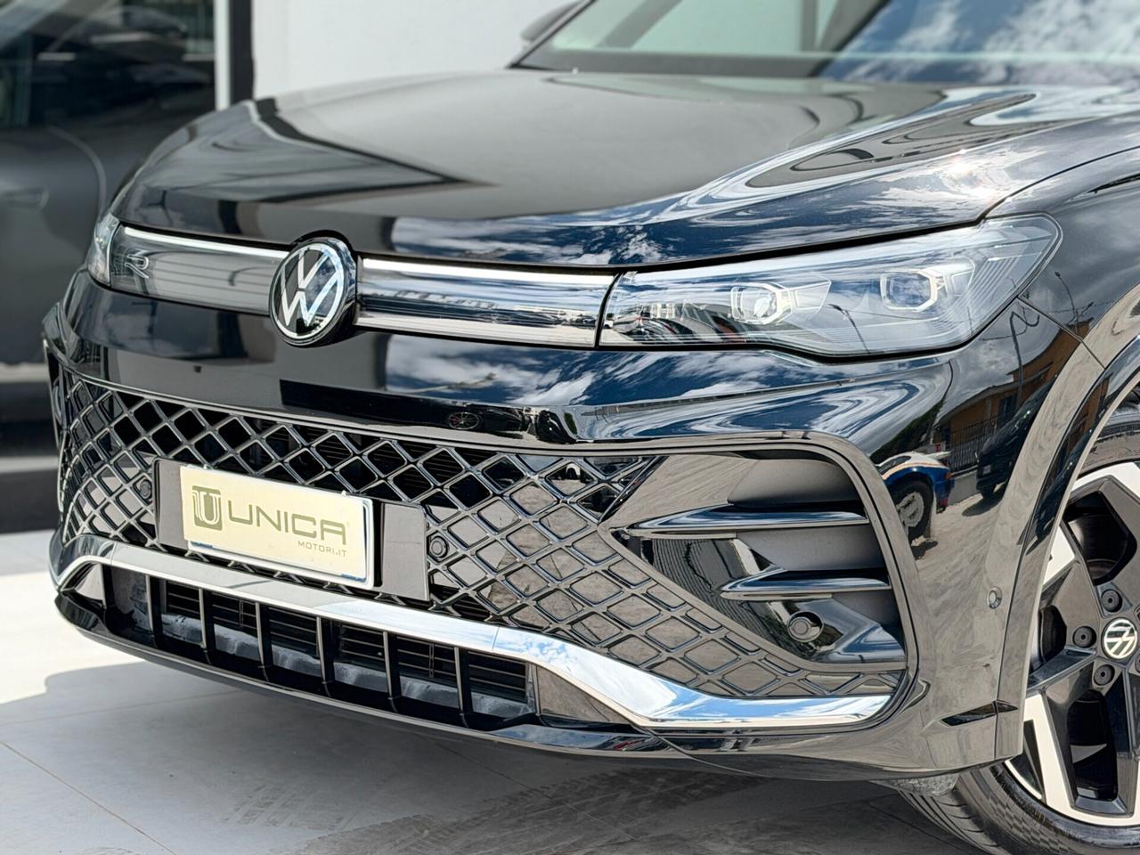 Volkswagen Tiguan 2.0 TDI 150 CV DSG R-Line UNICO PROPRIETARIO ITALIANA