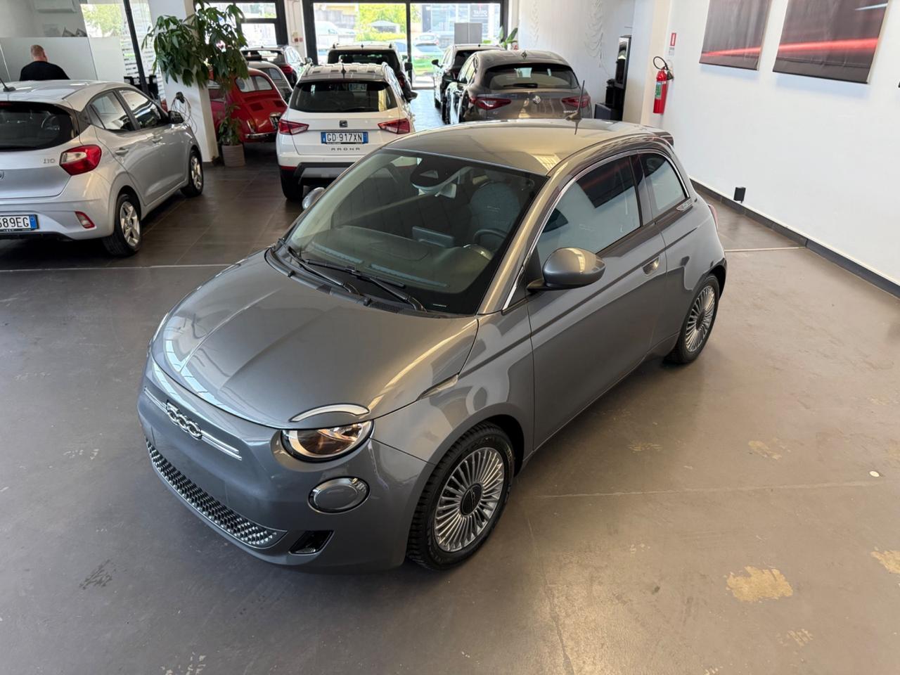 Fiat 500e Berlina 42 kWh La Prima NEOPATENTATI