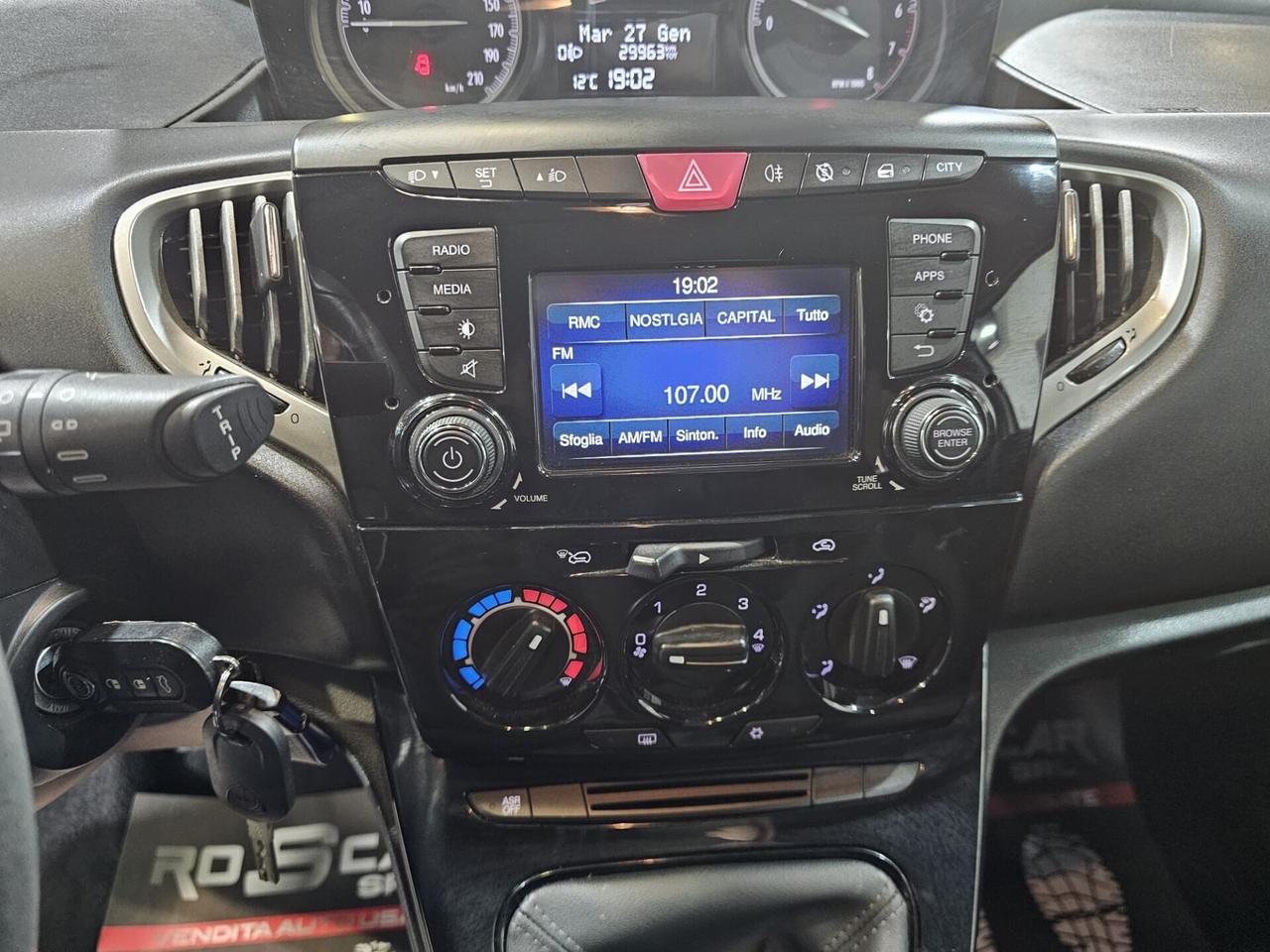 Lancia Ypsilon 1.2 69 CV Gold (29.000km)