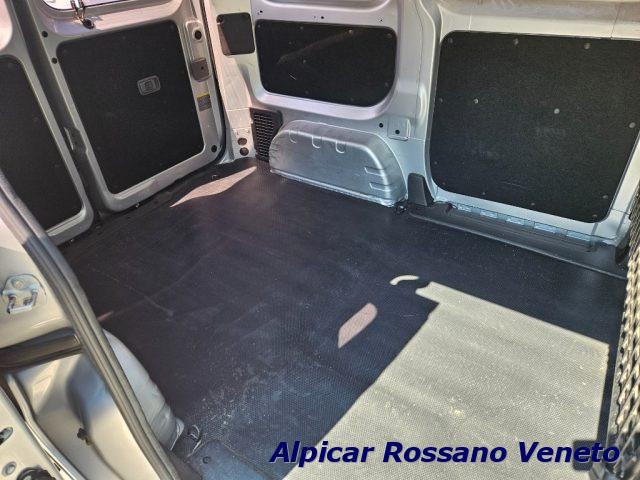 NISSAN NV200 1.6 Combi (N1)