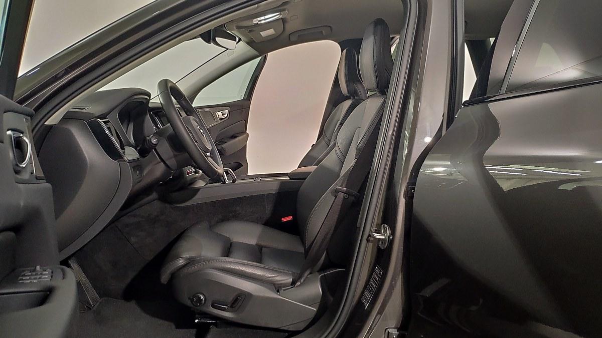 VOLVO Xc60 B4 Mild Hybrid Automatico Plus Dark