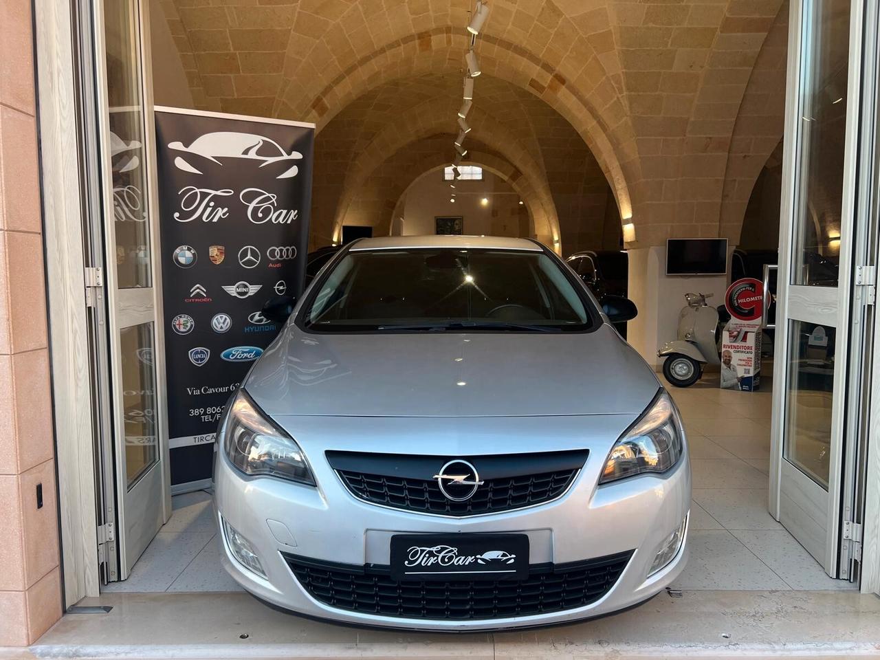 OPEL ASTRA COSMO 1.7 CDTI 125CV 92KW PELLE NAVI CRUISE ANNO 2013