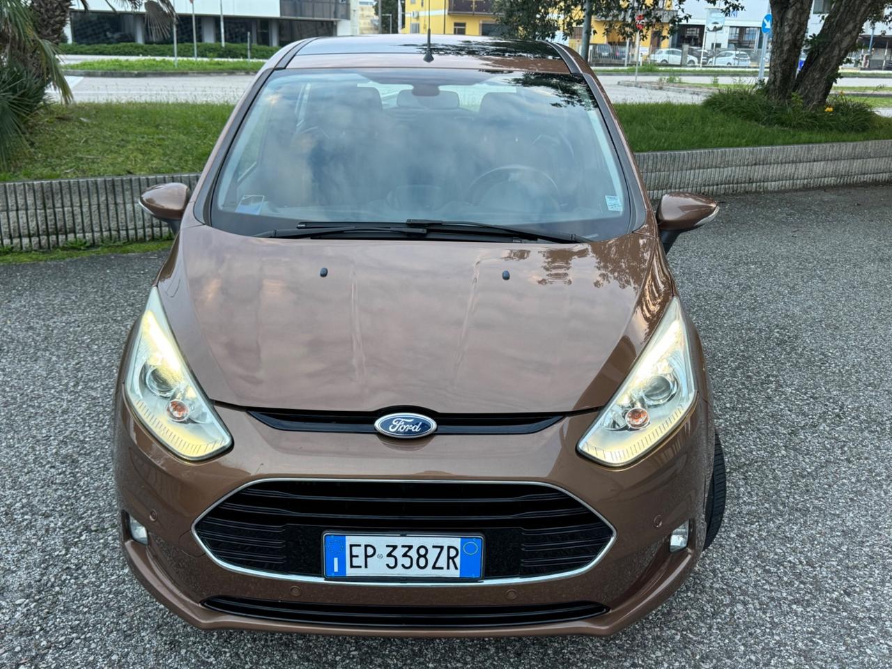 Ford B-Max 1.6 TDCi 95 CV Individual neopatentati