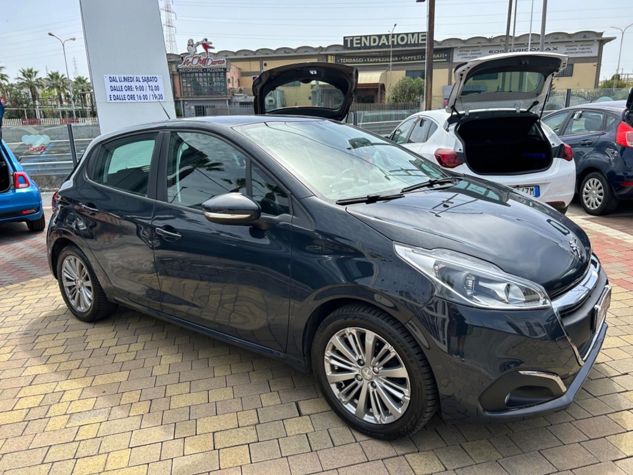 Peugeot 208 PureTech 82 5 porte Allure