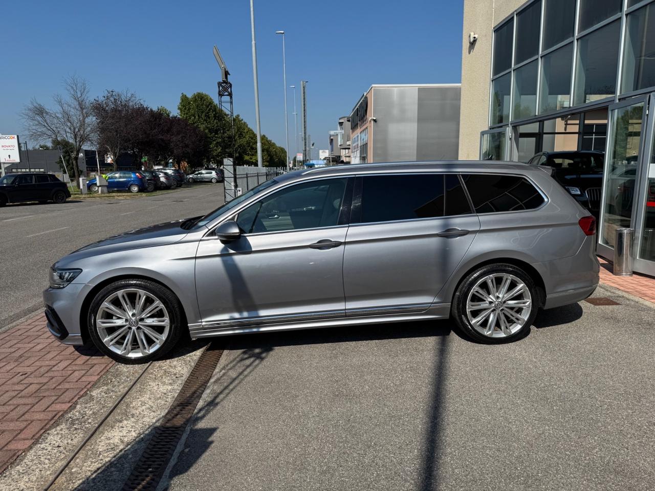 Volkswagen Passat Variant 2.0 TDI SCR EVO DSG Executive R-Line EURO6D TEMP