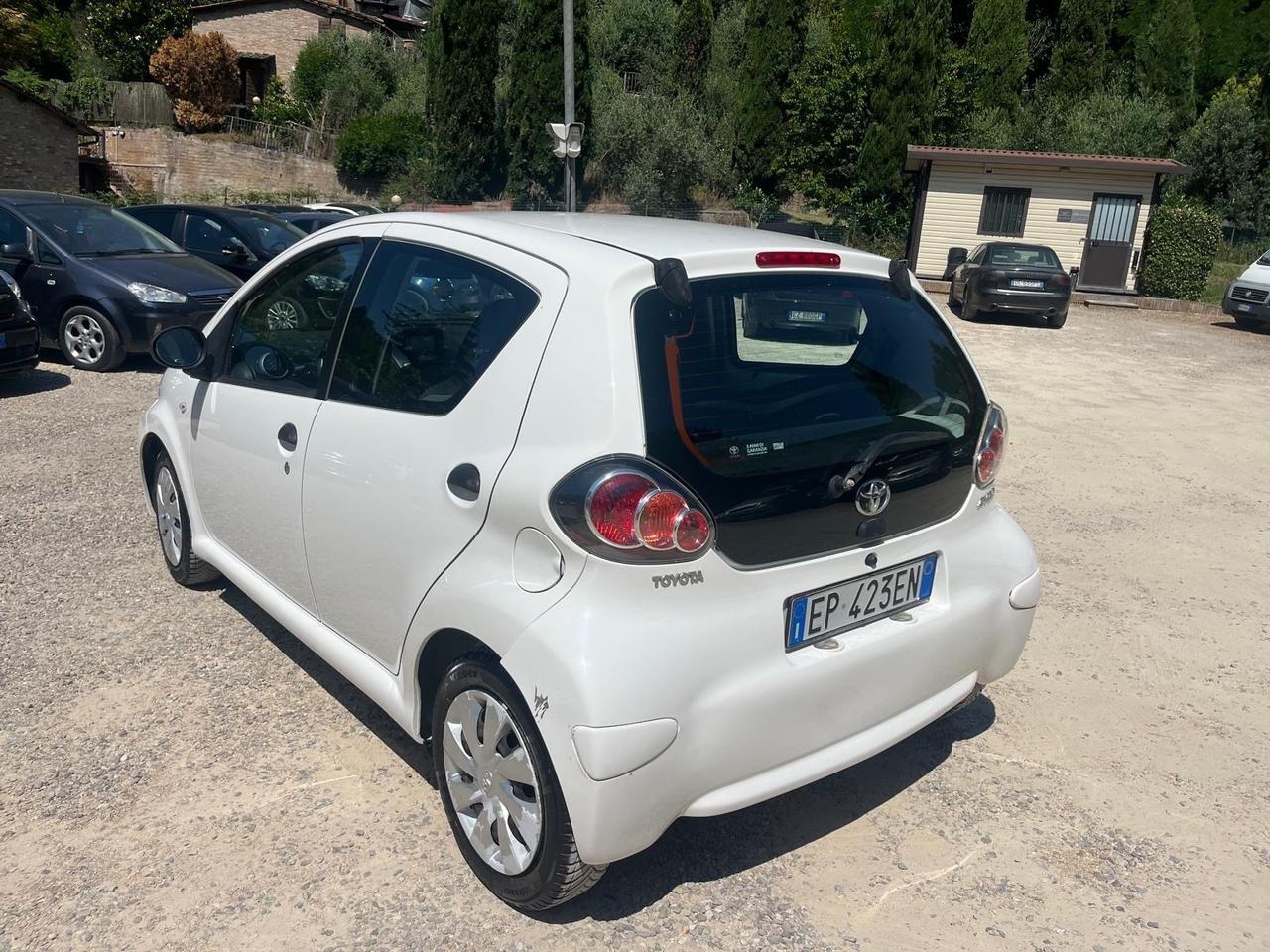 Toyota Aygo 1.0 12V VVT-i 5 porte Lounge Connect