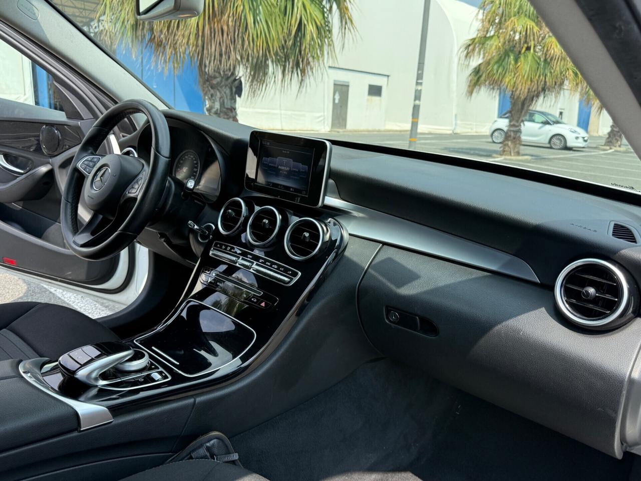 Mercedes-benz C 180 d Automatica-NAVI-PERMUTABILE