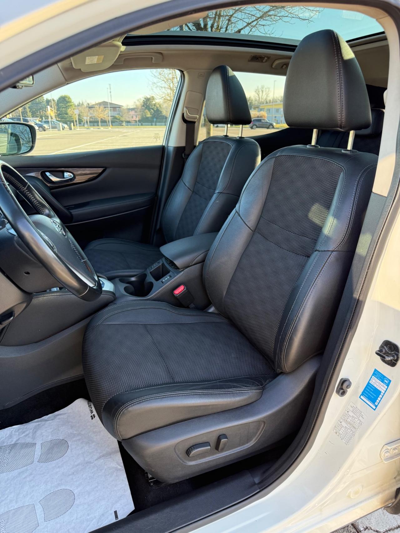 Nissan Qashqai 1.2 DIG-T Tekna*Automatik*Navi*Panorama