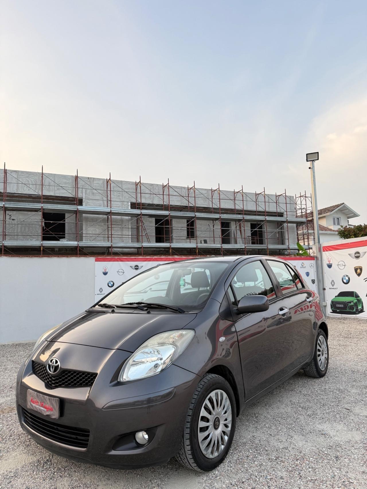 Toyota Yaris 1.0 5 porte Sol