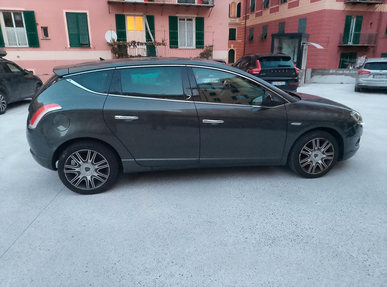 Lancia Delta 1.6 MJT DPF 105 CV Gold