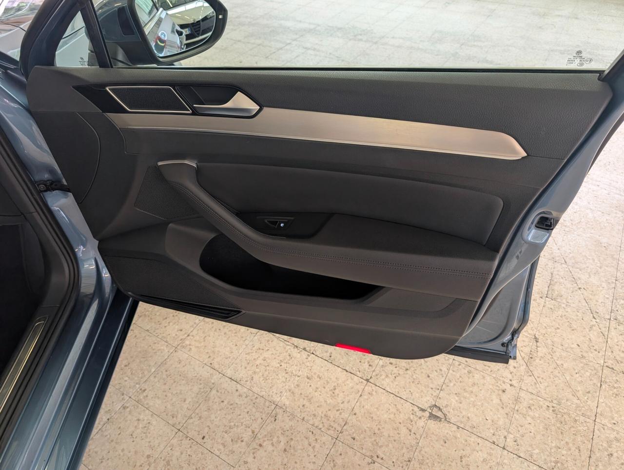 Volkswagen Passat Variant 2.0 TDI DSG Highline BlueMotion Technology