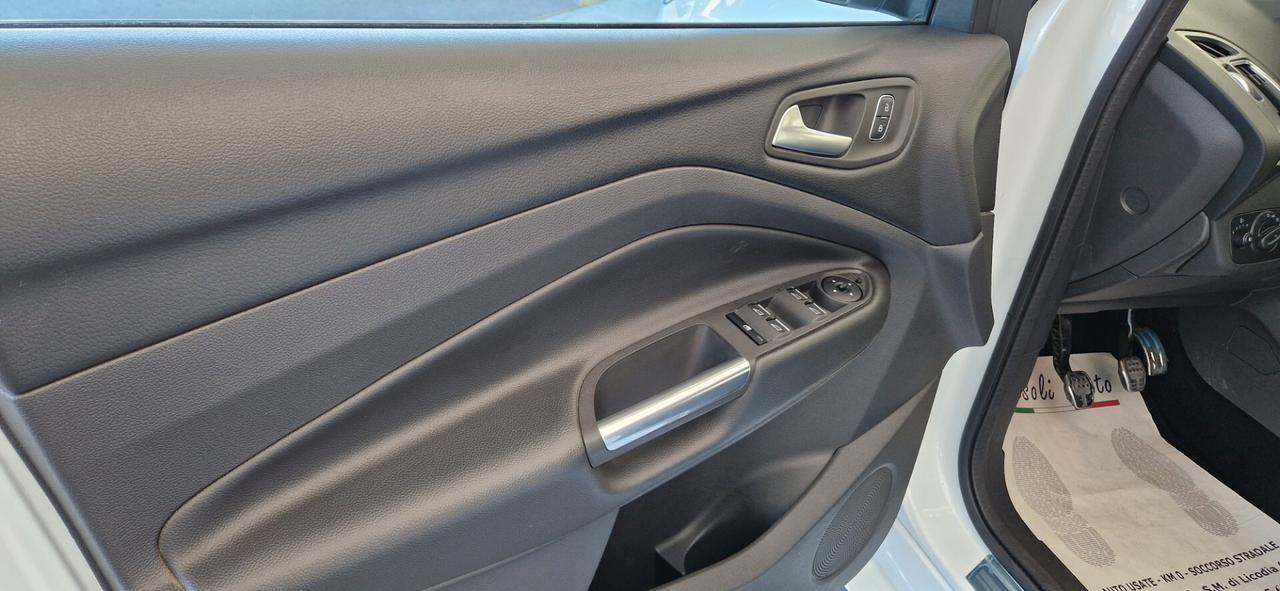 Ford Kuga 1.5 TDCi 120cv 2WD ST-Line X