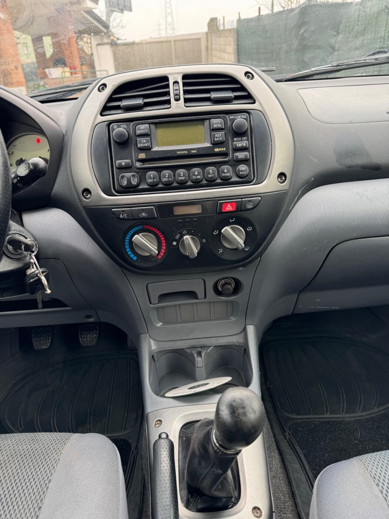 Toyota RAV 4 RAV4 2.0 Tdi D-4D cat 5 porte con gancio traino