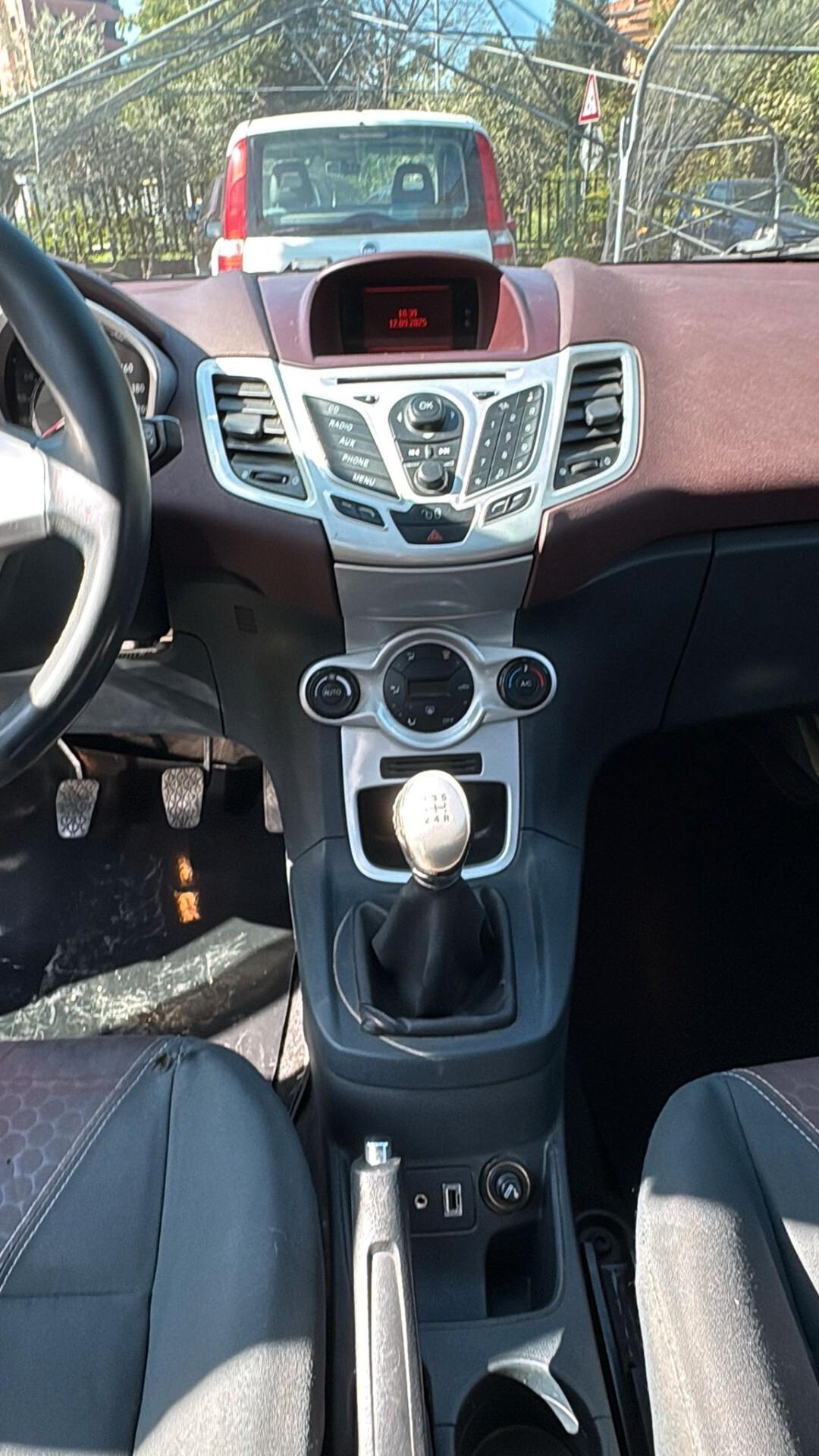 Ford Fiesta 1.2 82 CV 5 porte Titanium NEOPATENTATI
