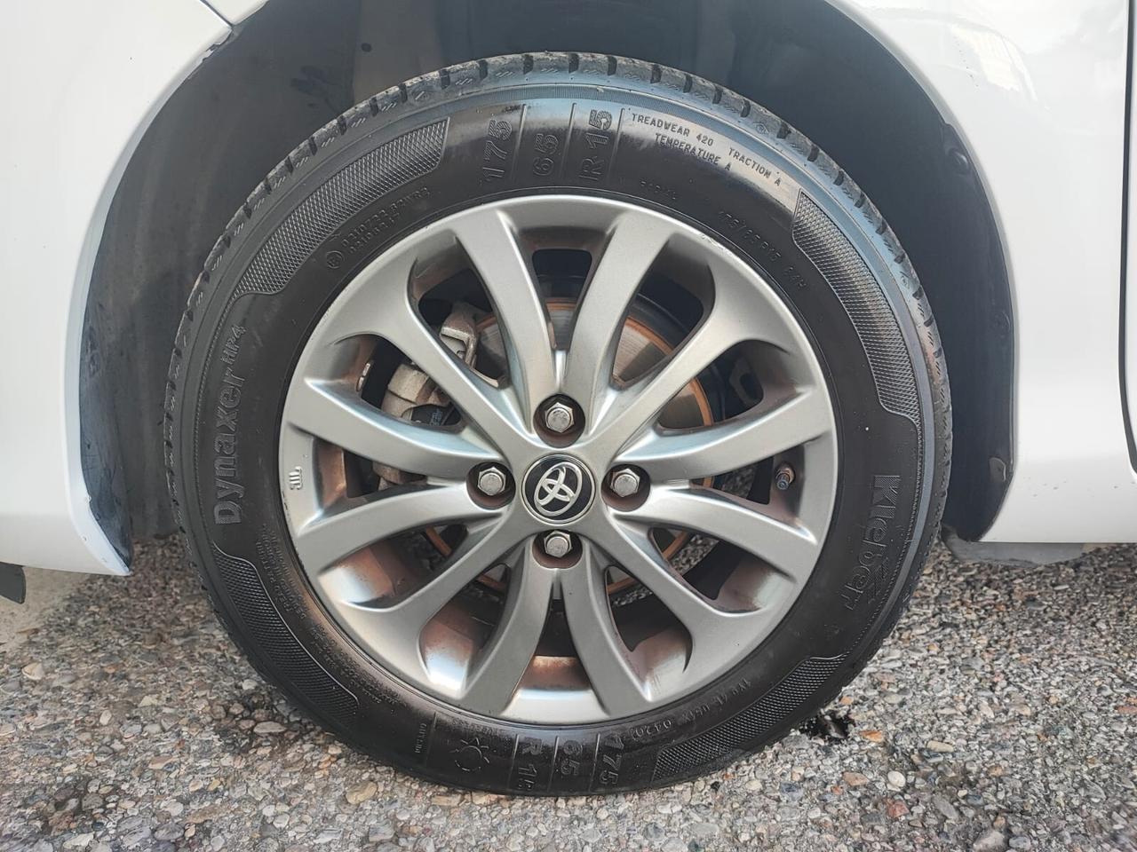 Toyota Yaris 1.0 BENZINA NEOPATENTATI 2016 5 PORTE