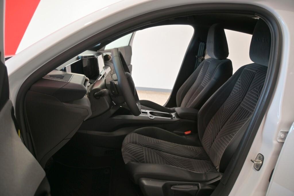 Lancia Ypsilon Hybrid e-DCT LX