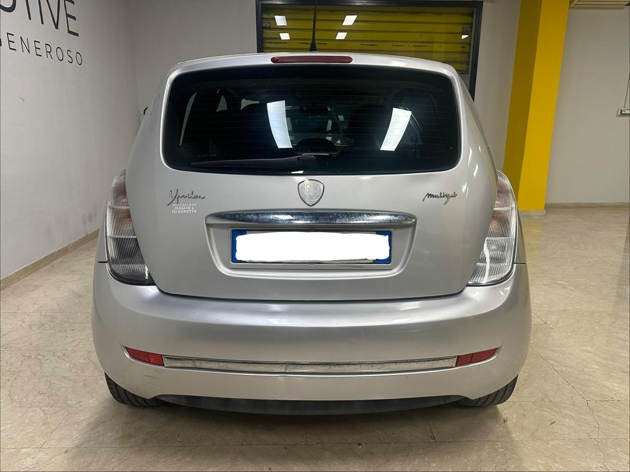 Lancia Ypsilon 1.3 MJT 90 CV Oro Bianco