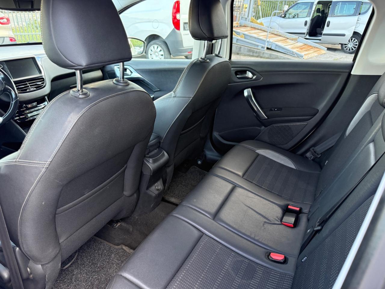 Peugeot 2008 BlueHDi 120 S&S Allure
