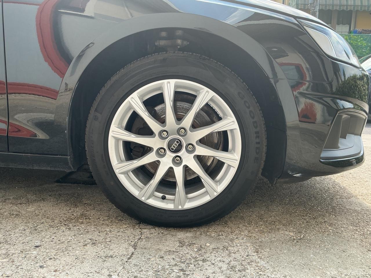 Audi A4 Avant 35 TFSI S tronic Business Advanced