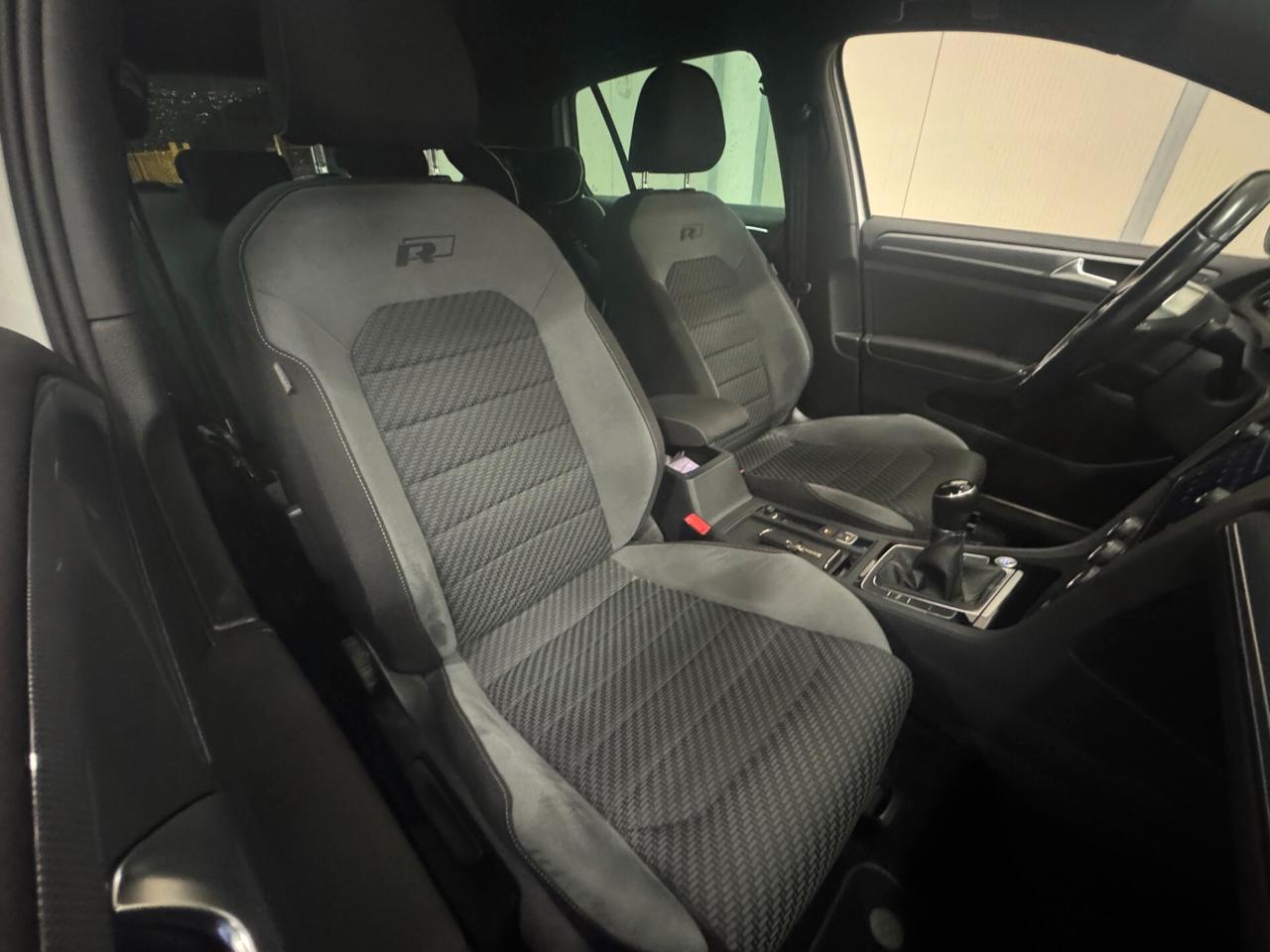 VOLKSWAGEN Golf 1.0 115 CV 5p. R-LINE **UNICO PROPRIETARIO**