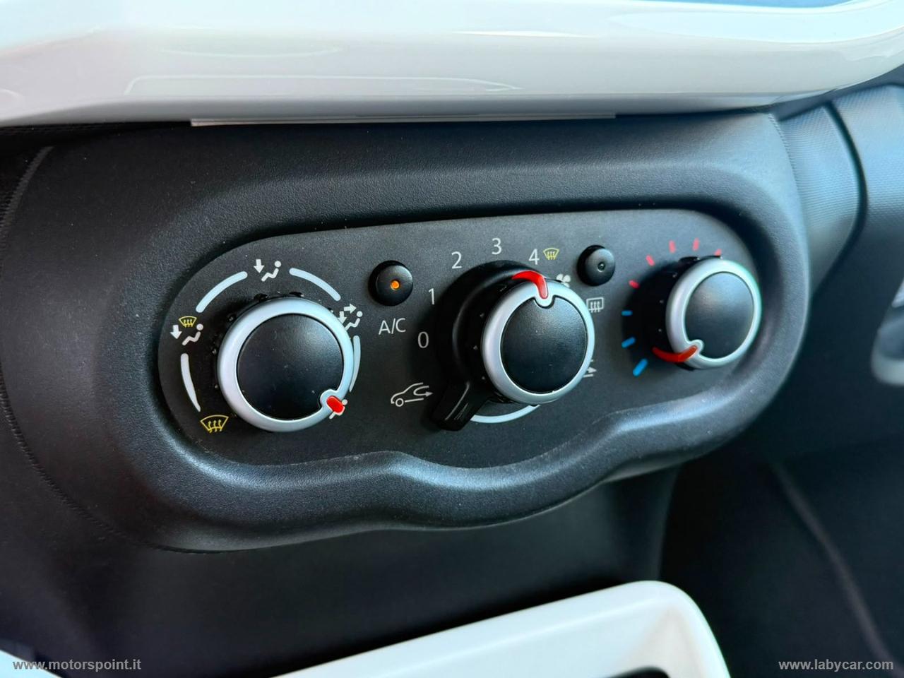 RENAULT Twingo SCe Lovely