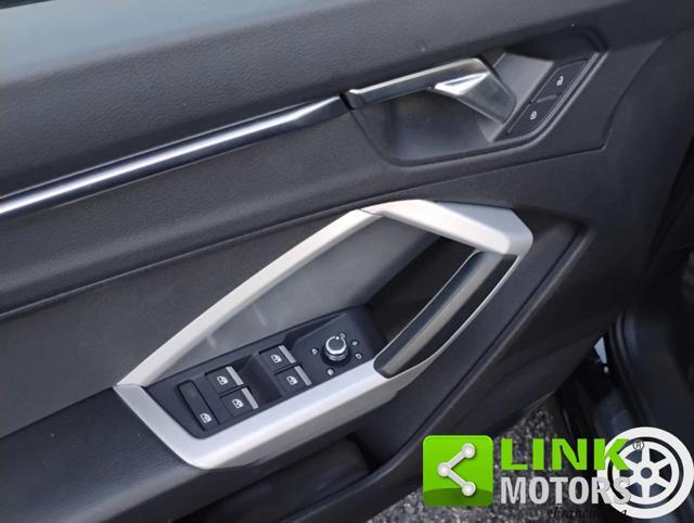 AUDI Q3 35 TDI S tronic Business