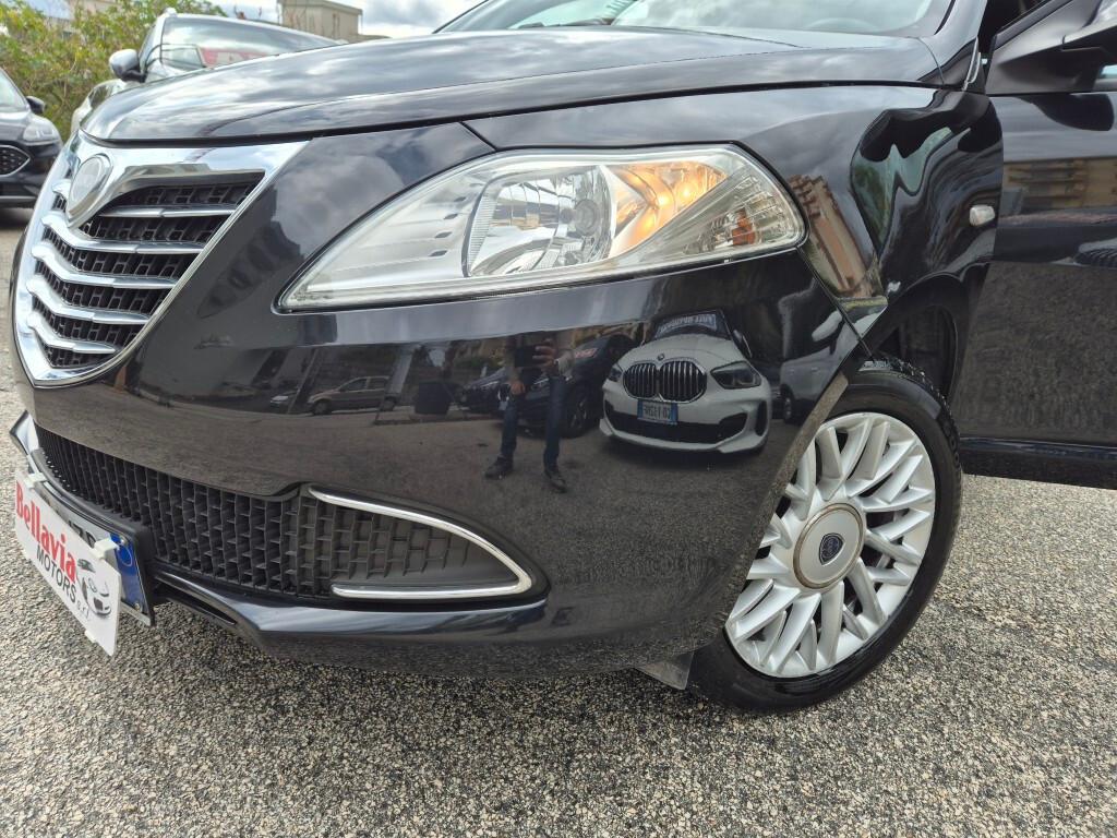 Lancia Ypsilon 1.2 69 CV GOLD UNICOPROPRI