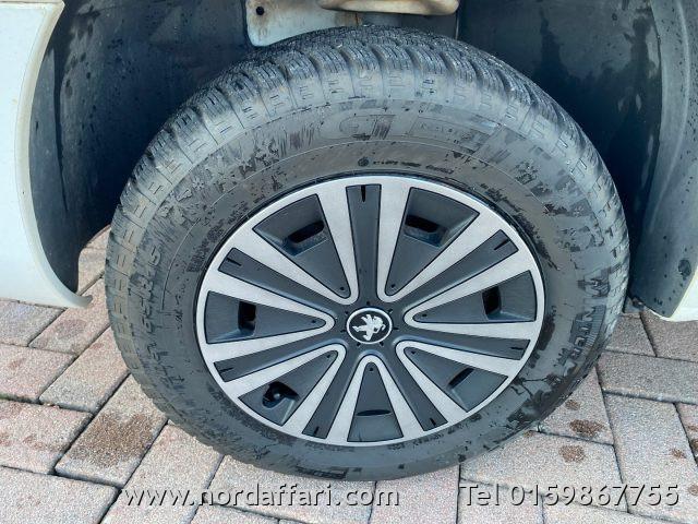 PEUGEOT Partner Tepee BlueHDi 100 4x4 Active Traction Control