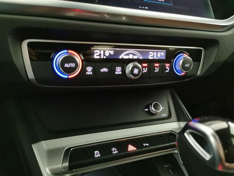 Audi Q3 40 2.0 tfsi Identity Black quattro s-tronic