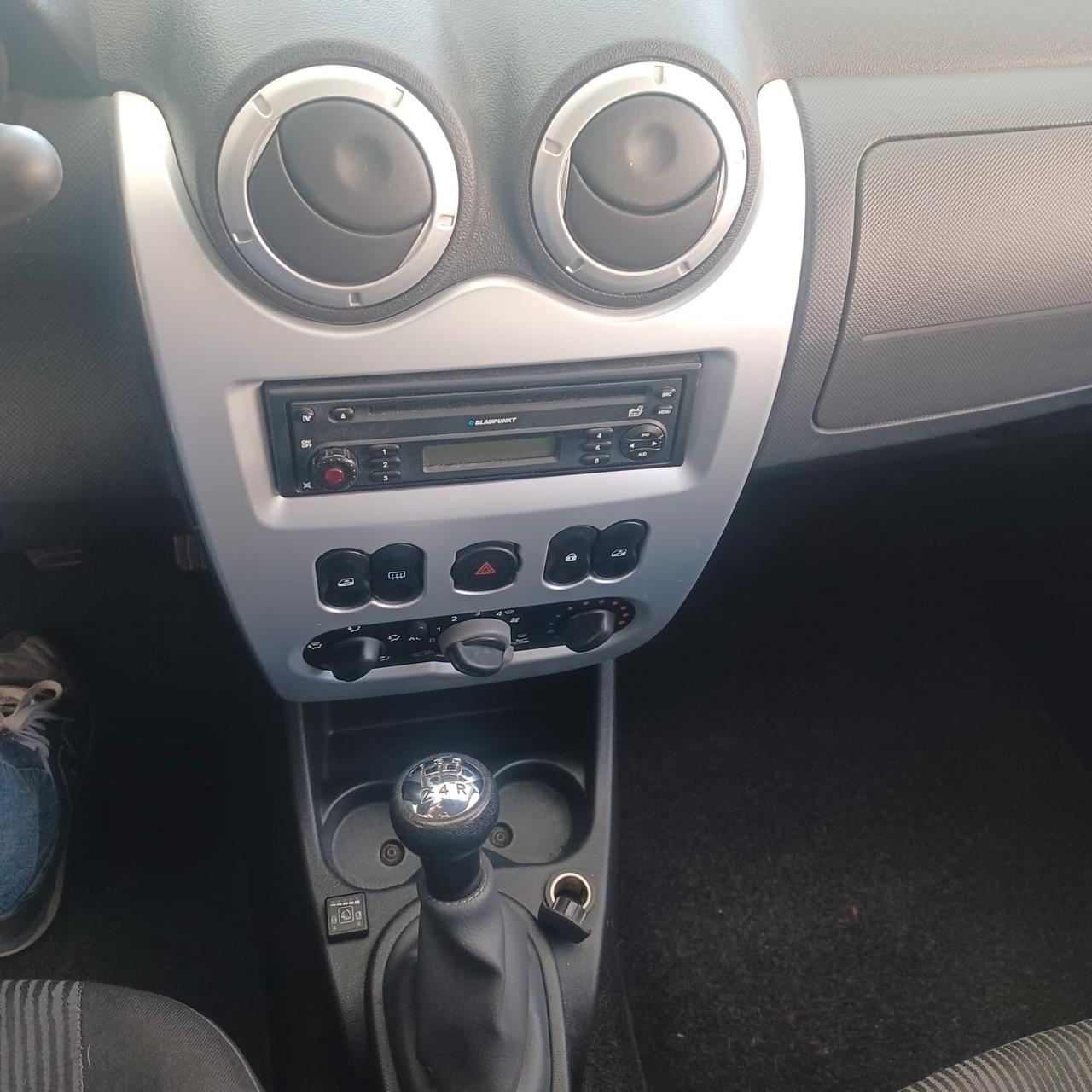 149.588 GPL DI FABBRICA SANDERO 1.4 PER NEOPATENTATI