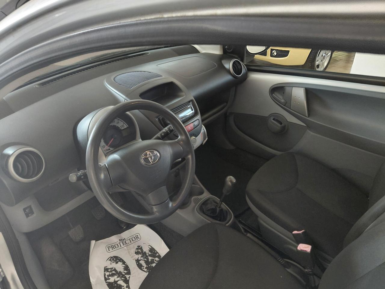 TOYOTA AYGO ANNO 2007 BZ 1.0 ADATTA NEOPATENTATI KM 57 MILA