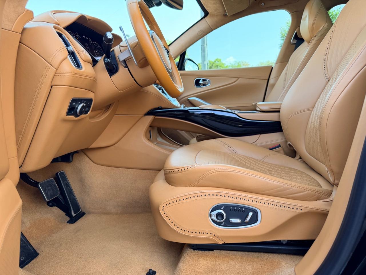 Aston Martin DBX in garanzia