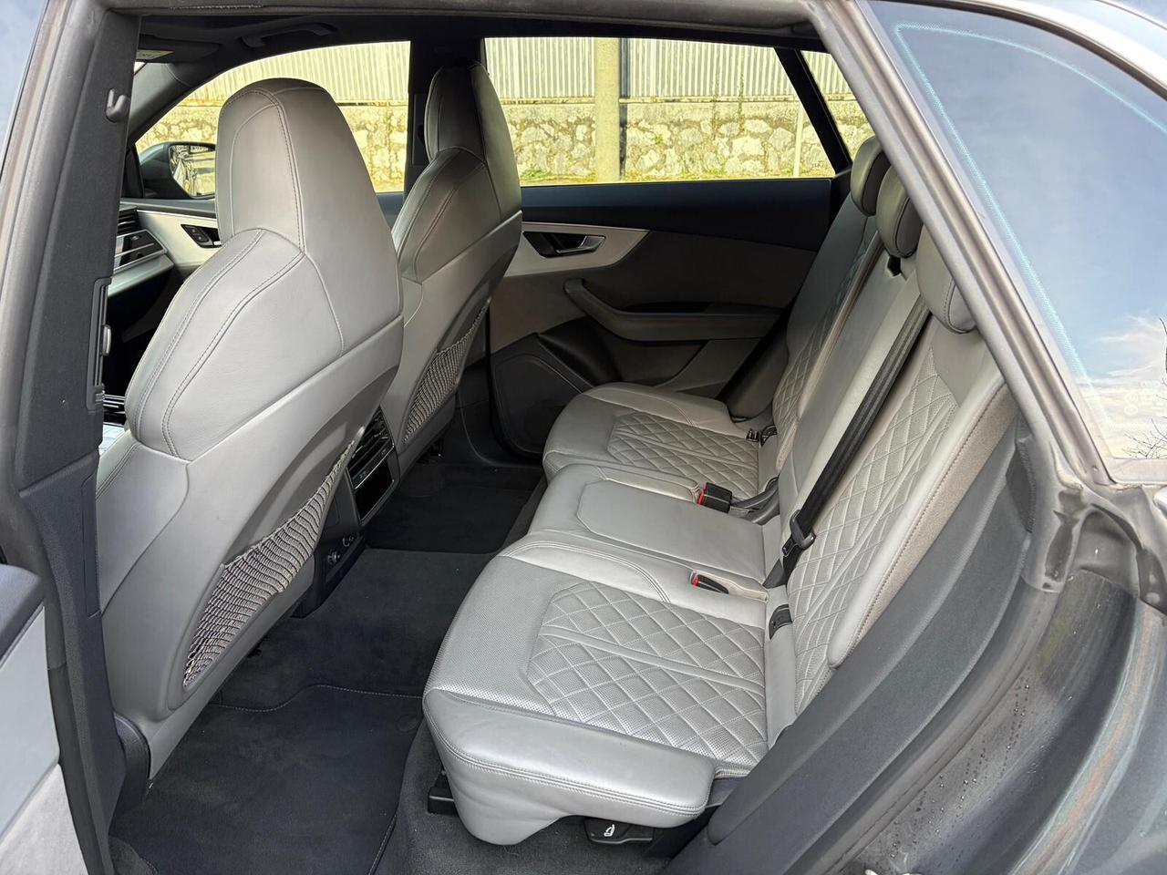 Audi Q8 50 TDI 286CV quattro tiptronic sline