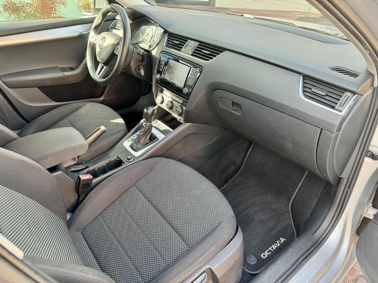 Skoda Octavia 1.6 TDI CV DSG Wagon Executive