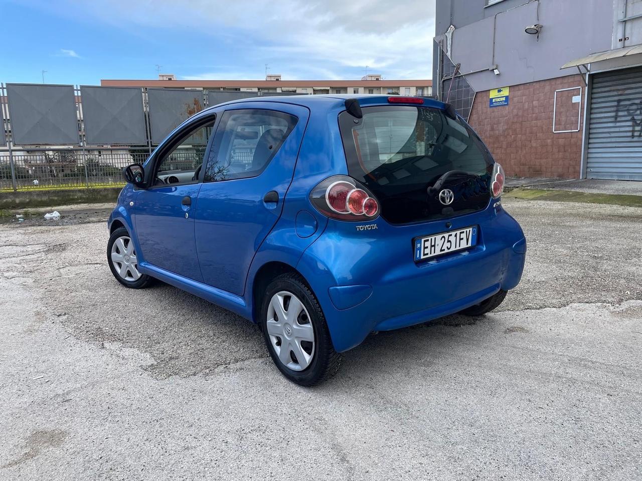 Toyota Aygo 1.0 12V VVT-i 5 porte Now Connect