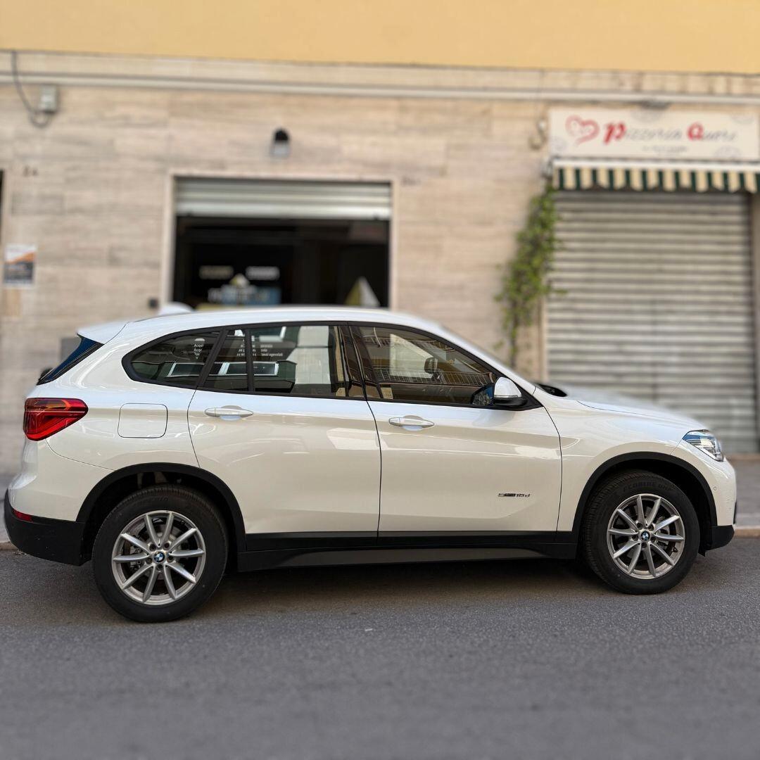 BMW X1 sDrive18d Sport 2016