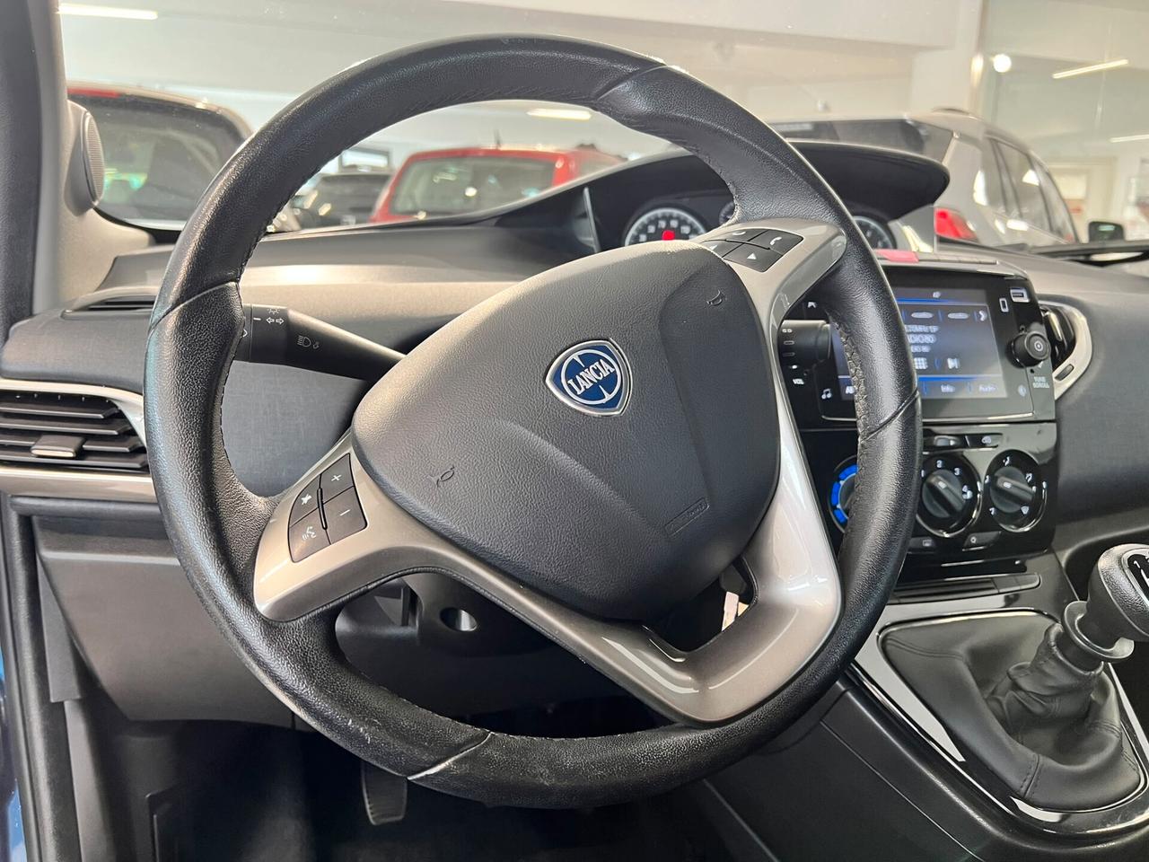 Lancia Ypsilon 1.0 FireFly 5 porte S&S Hybrid Gold