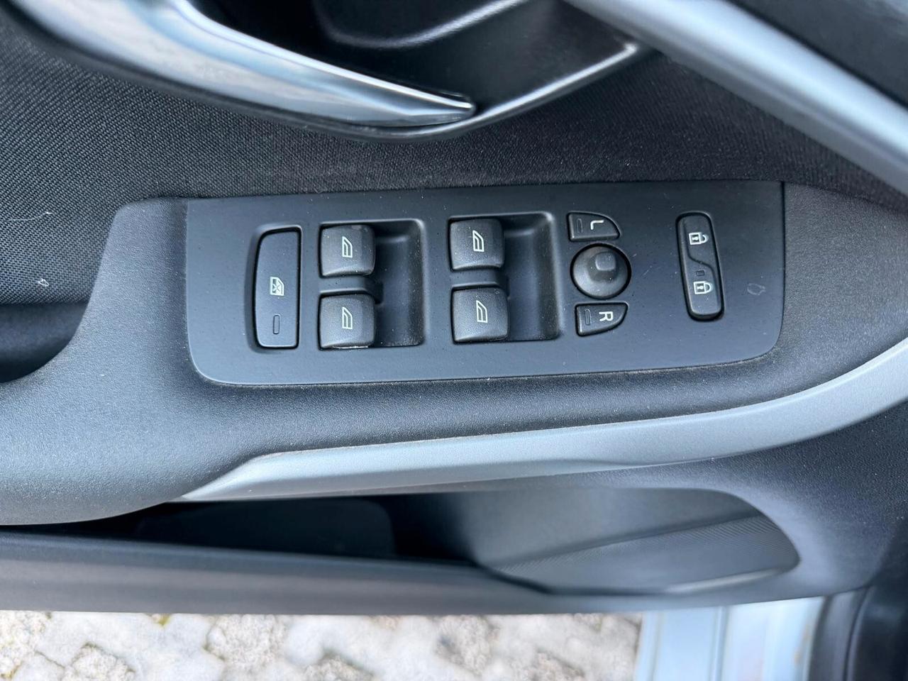 Volvo V40 D2 Momentum 2.0 120CV -2017