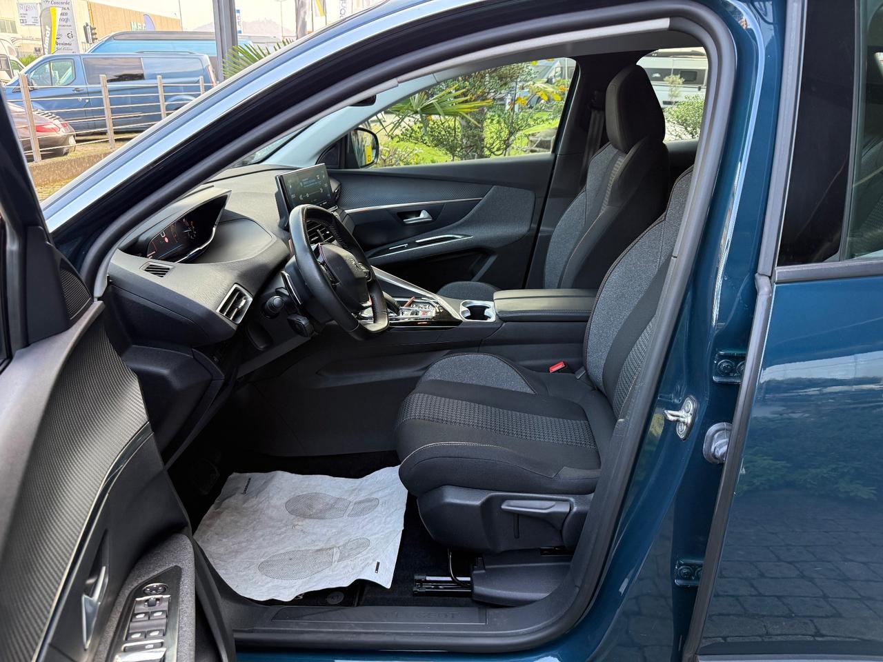 Peugeot 3008 1500tdi automatica