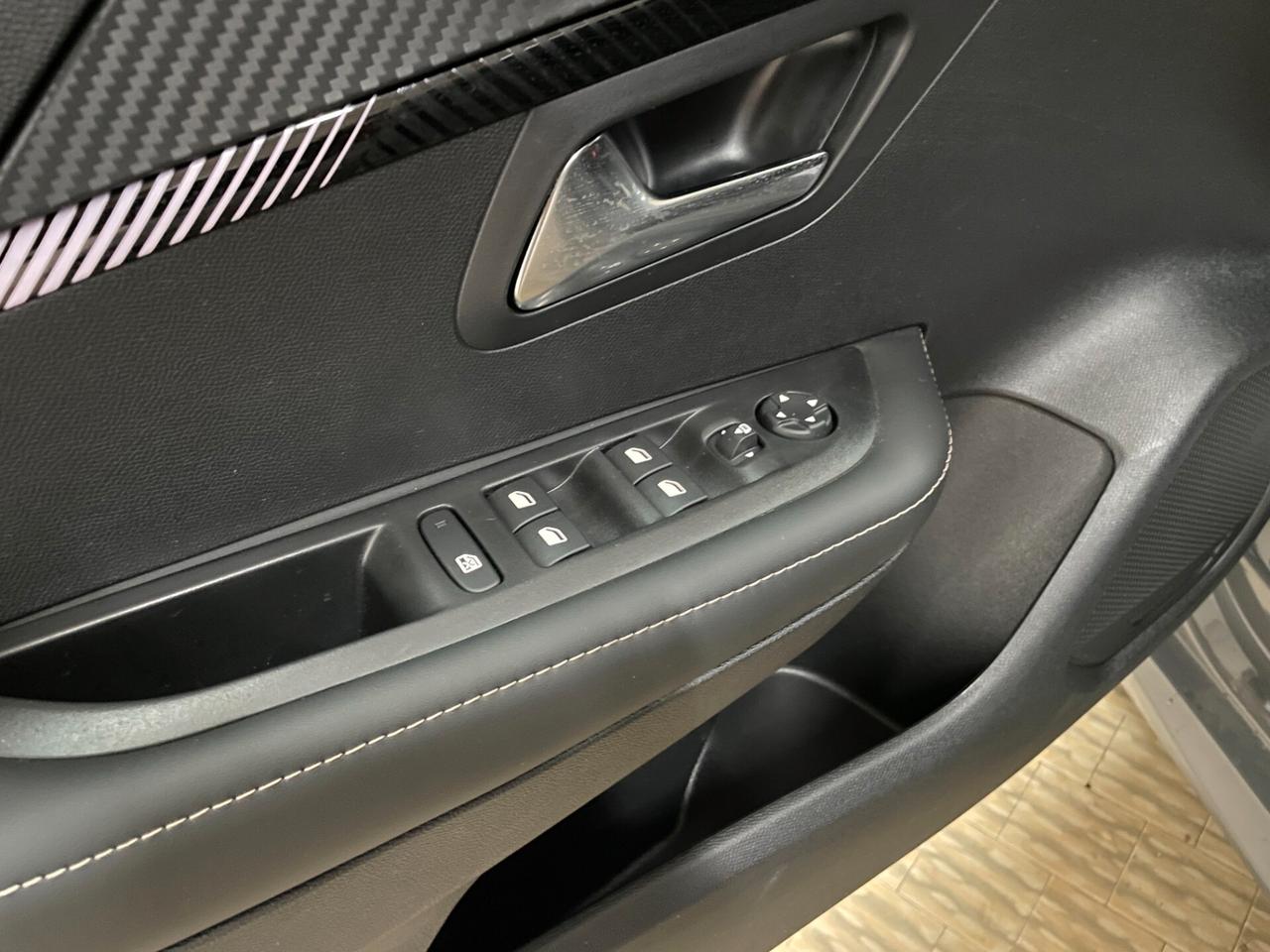 Peugeot 208 Hybrid 110 e-DCS6 Allure Km0 Neopatentati