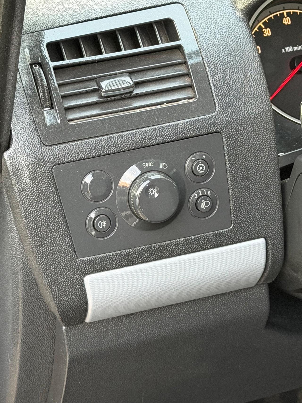 Opel Zafira 1.6 16V ecoM 94CV Enjoy- Neopatentati