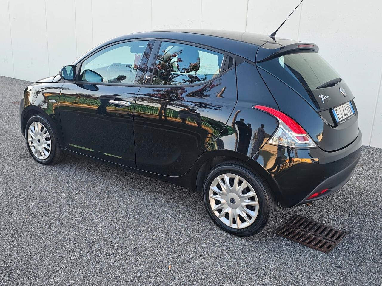 Lancia Ypsilon 1.2 69 CV Platinum