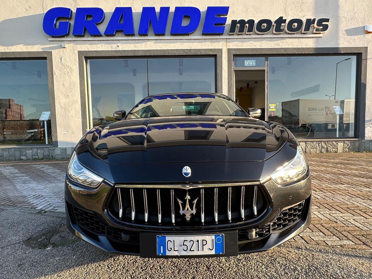 Maserati Ghibli 330 CV MHEV GT