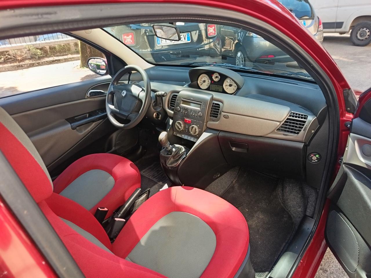 Lancia Ypsilon 1.2 16V Platino ok neo patente