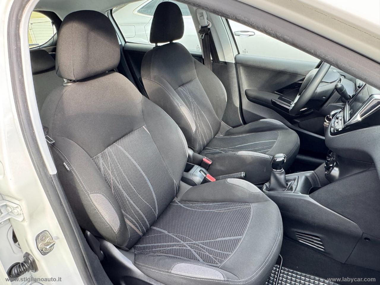 PEUGEOT 208 1.4 HDi 68 CV 5p. Business