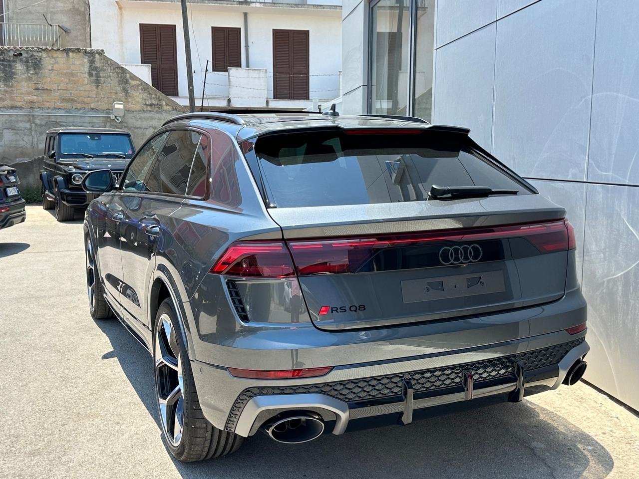 Audi RSQ8 performance possibilità noleggio no scoring